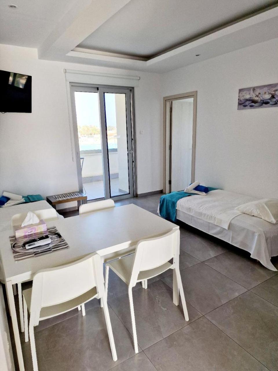 Christopher's Sandy Hotel de apartamente