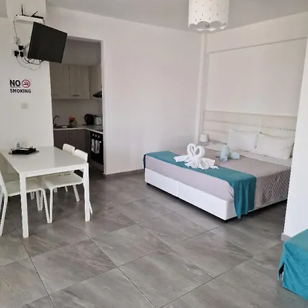 Christopher'S Sandy Beach Suites Ayia Napa Exterior photo