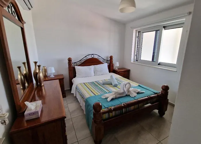Christopher\'S Sandy Beach Suites